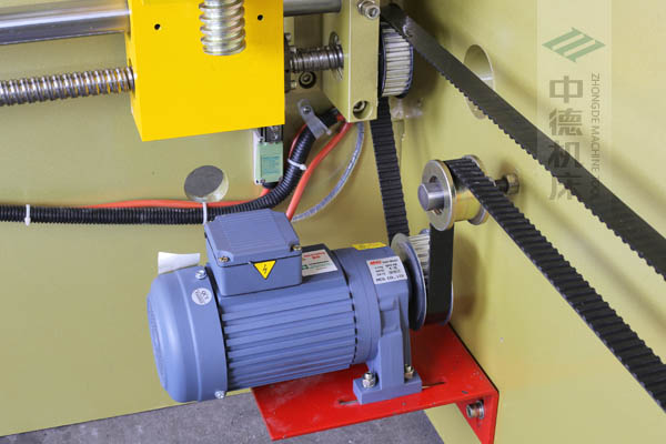 ZDP-4022強扭矩電機，后退料迅速，鋼絲同步帶精確更靜音.jpg